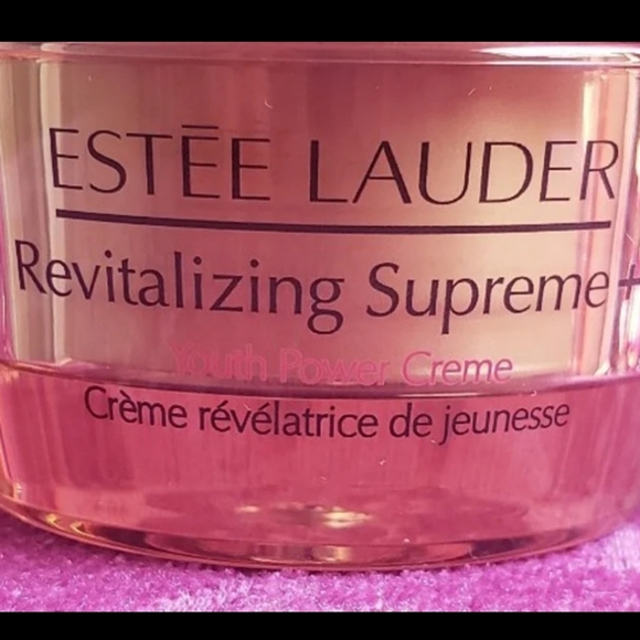NEW Revitalizing Supreme+ Youth Power Creme - Picture 4 of 5